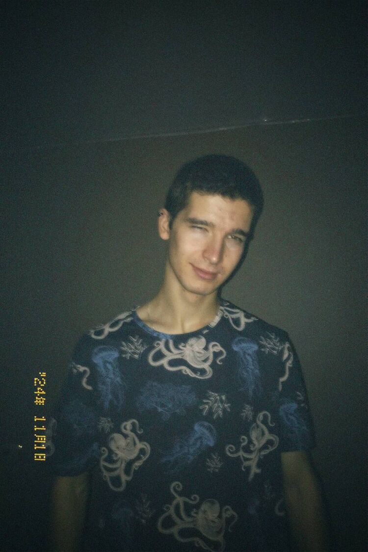  48148956  , 24 ,    