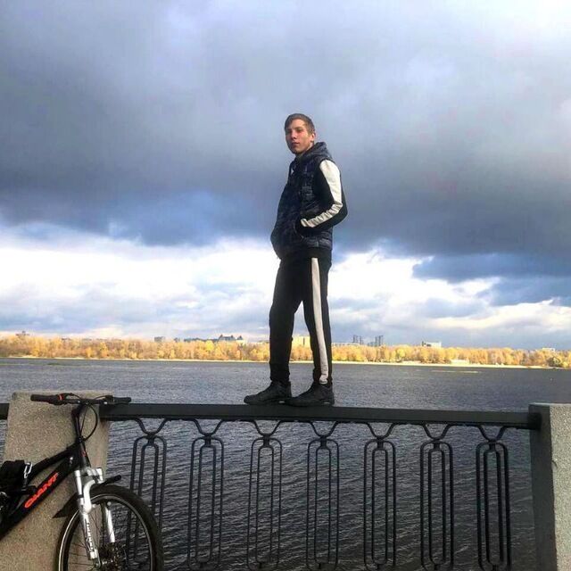  30579326  Aleksii, 23 ,    