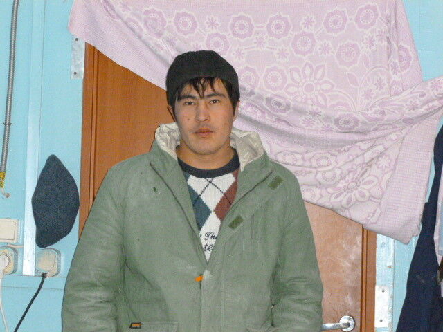  ,   Alik, 33 ,   