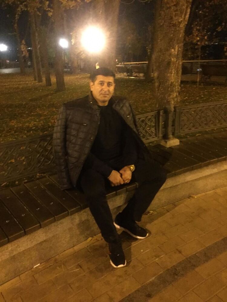  49678646  Namik, 47 ,    