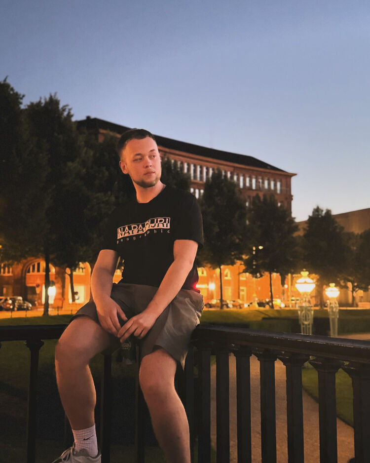  46279846  Alex, 21 ,    Mannheim