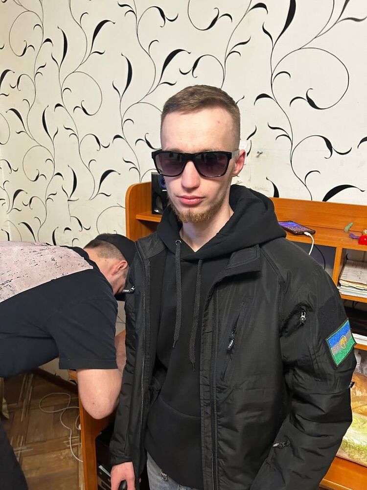  44332606  , 23 ,    --