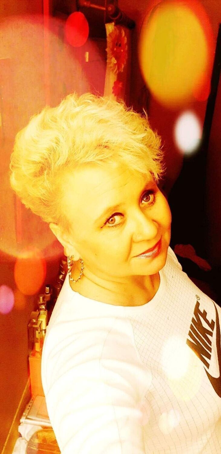  23682926  Jana, 54 ,    -