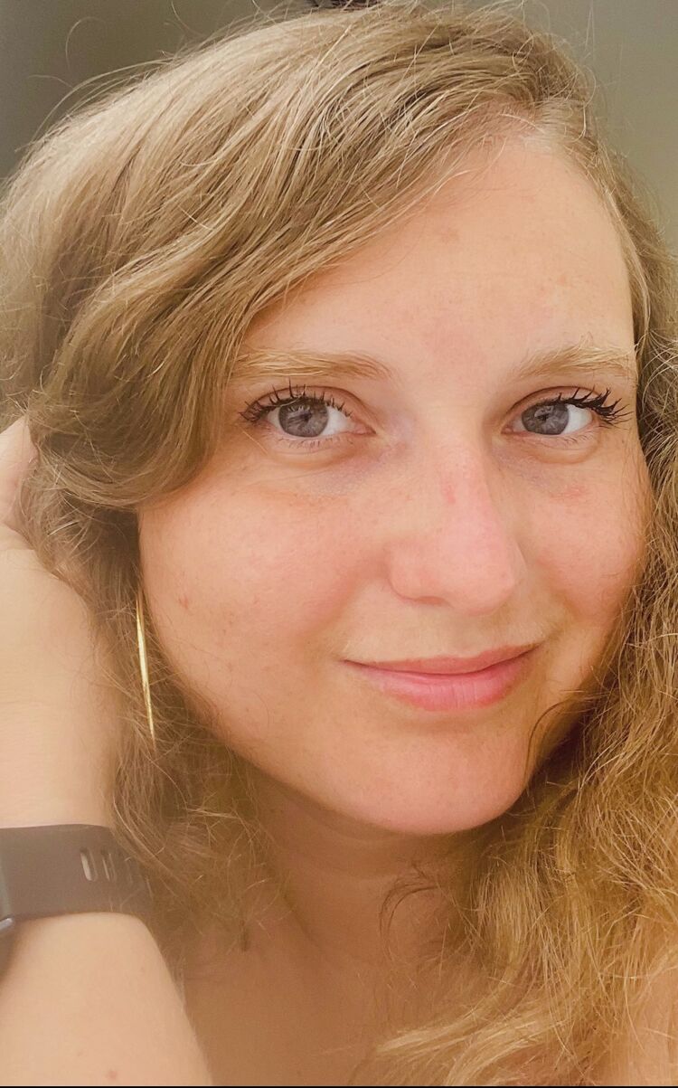  53192046  Daniela, 33 ,    