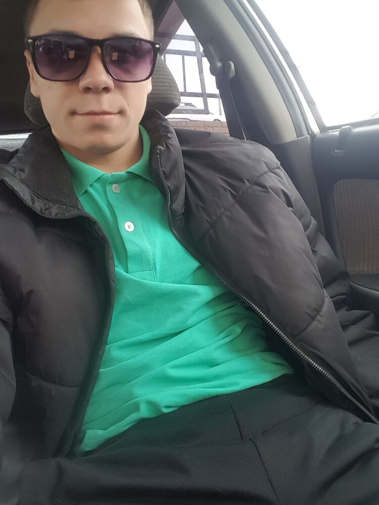  26748206  Alexander, 25 ,    