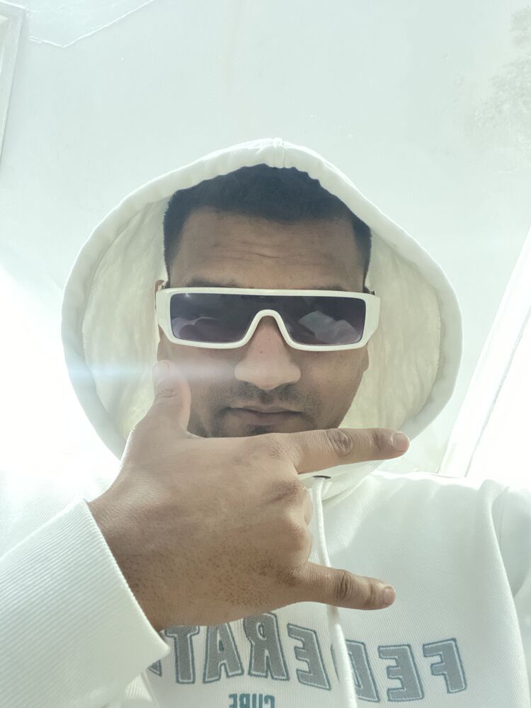 ,   Raj, 25 ,   ,   