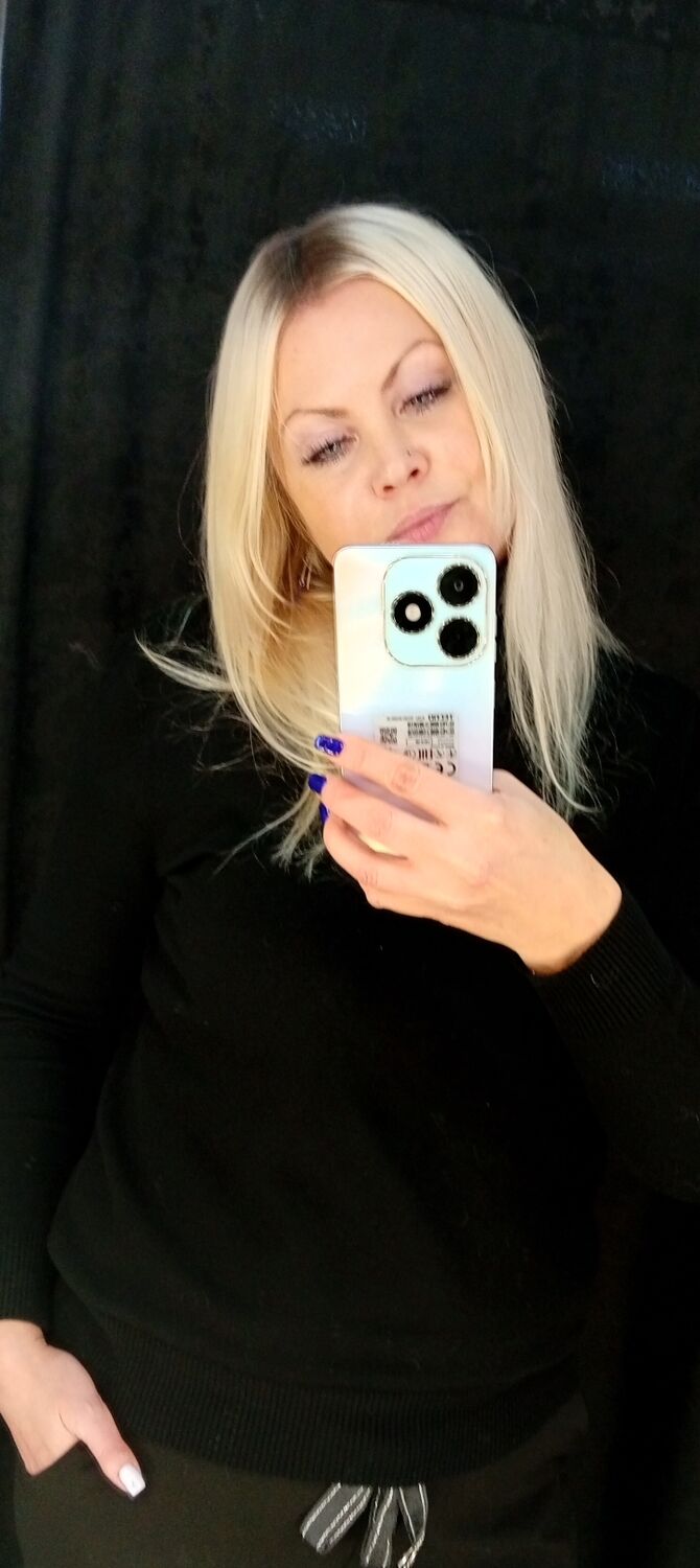  ,   Tasha, 42 ,   