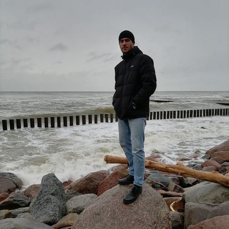  ,   Grisha, 34 ,   