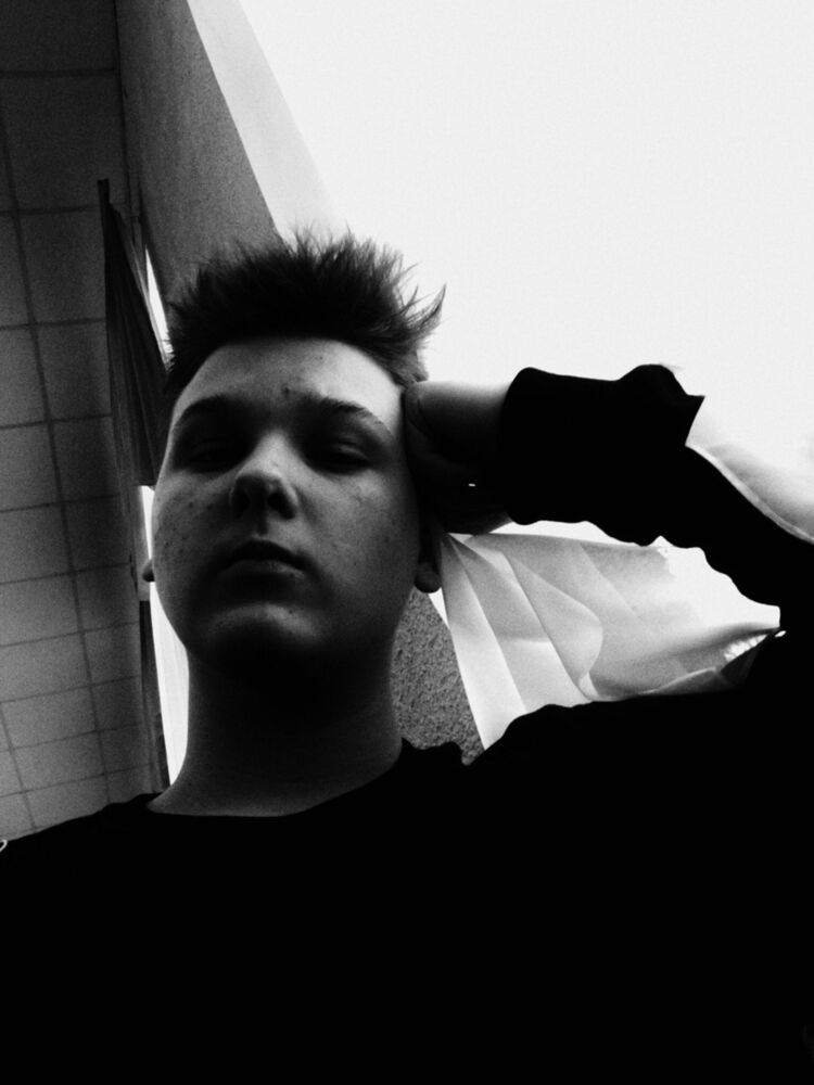  ,   Oleg, 27 ,   
