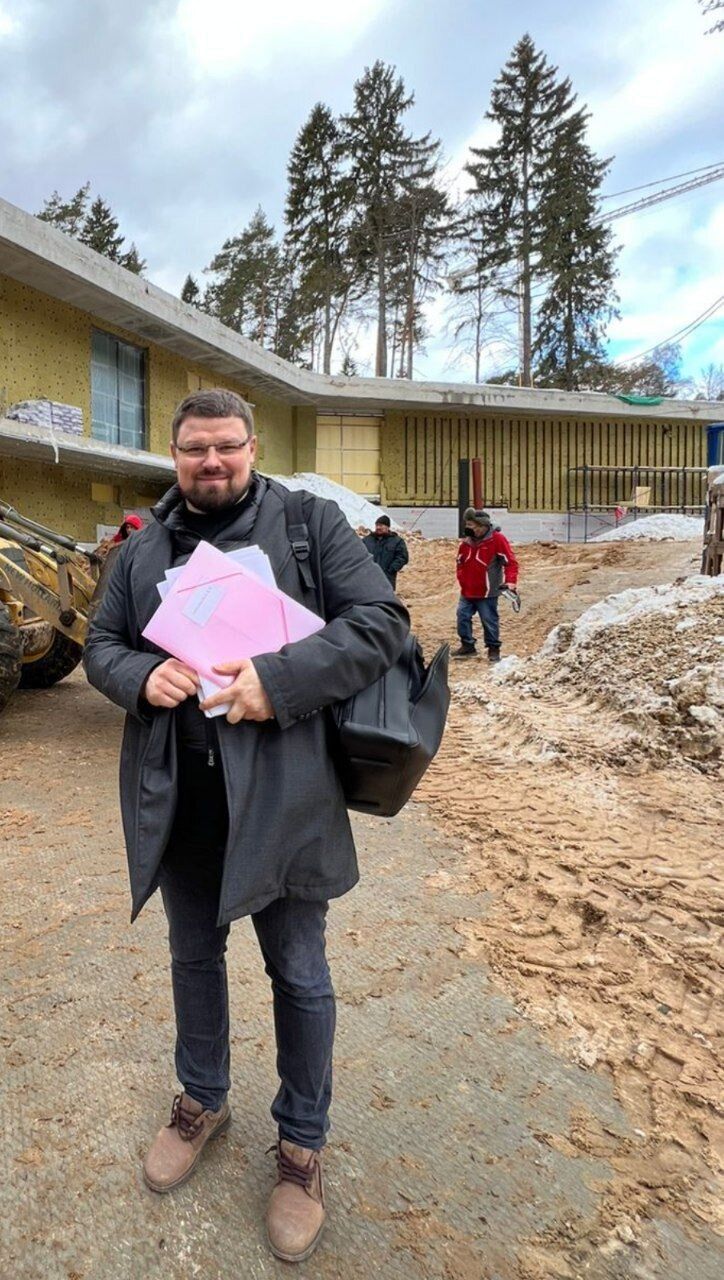  26322966  Paul, 43 ,    -