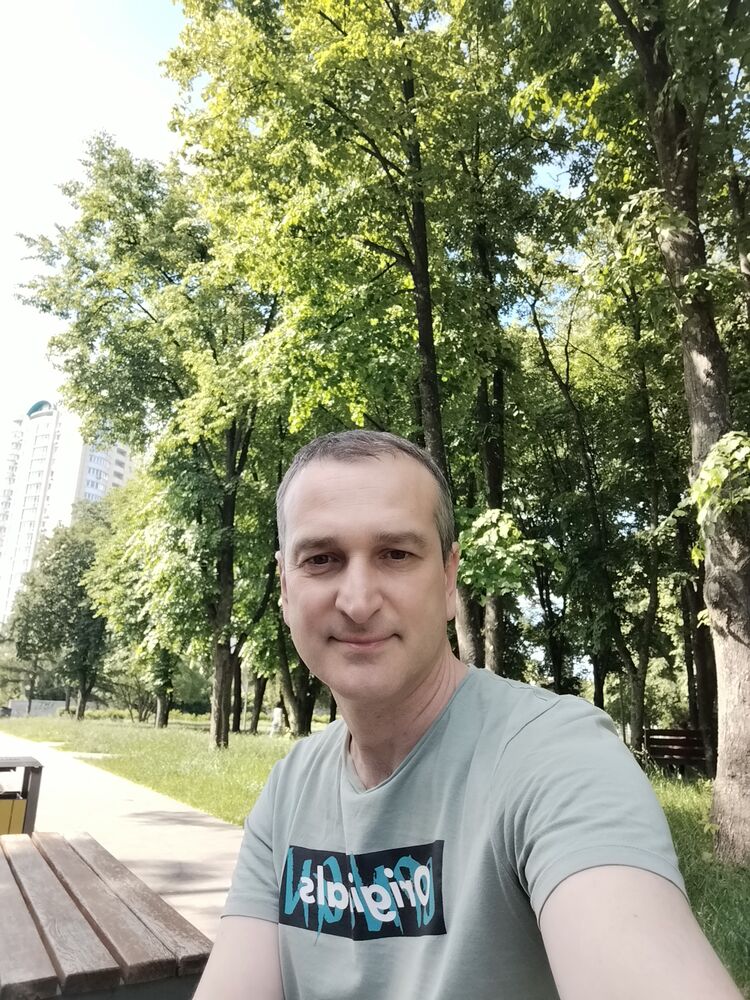  51847536  David, 47 ,    