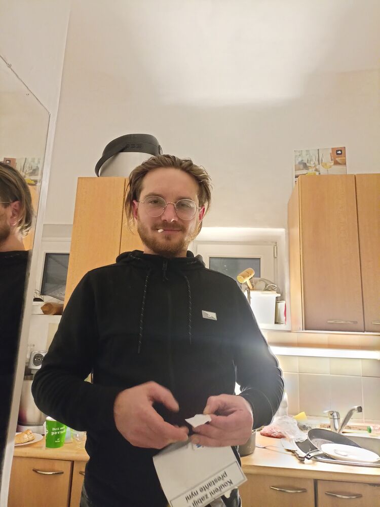  Praha,   Sergo, 33 ,   ,   