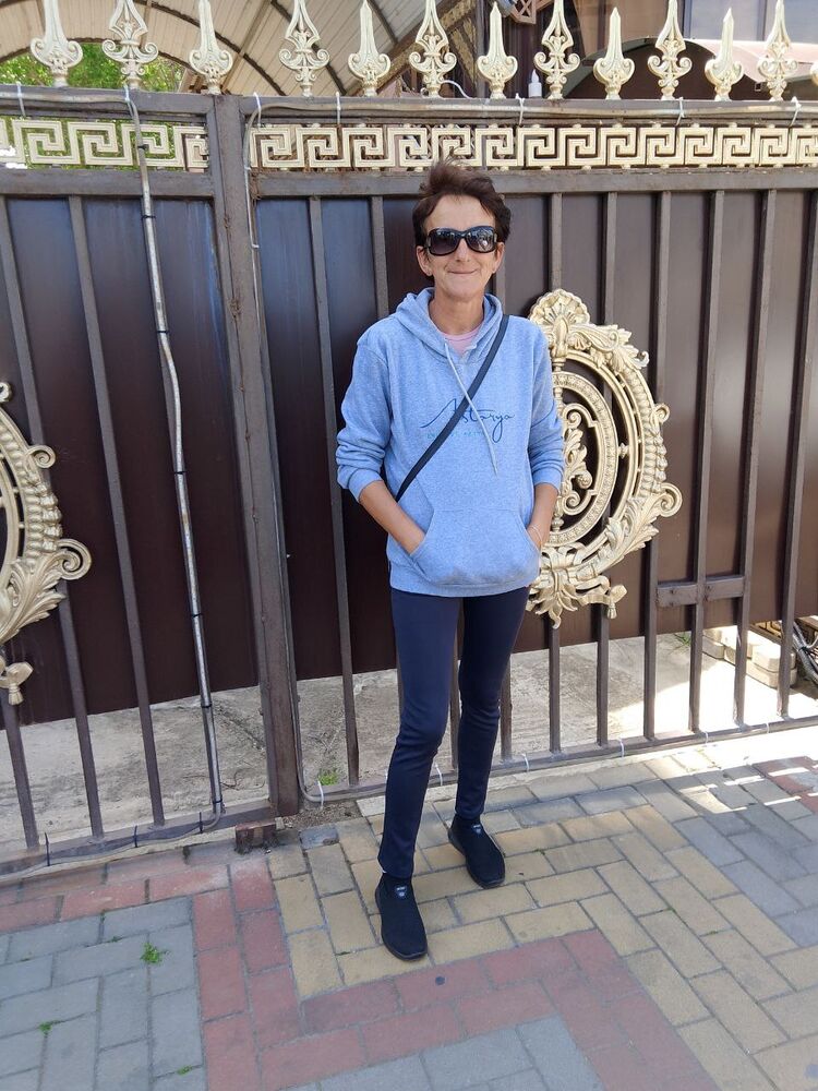  48637256  LesyA, 45 ,    