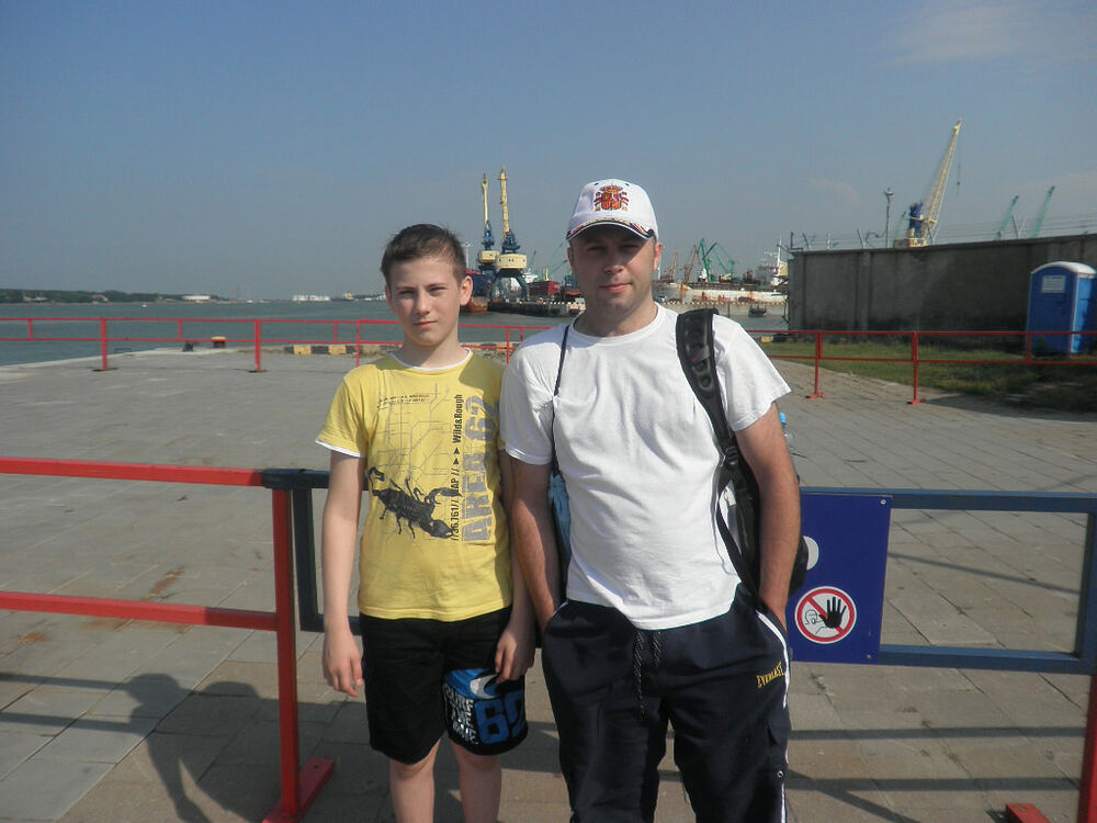  6238766  Dmitrij, 48 ,    