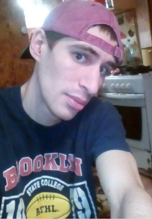  18364766  Igor, 30 ,    