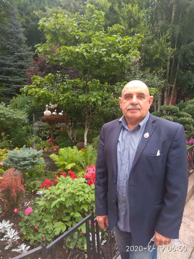  21362496  Yura, 72 ,     