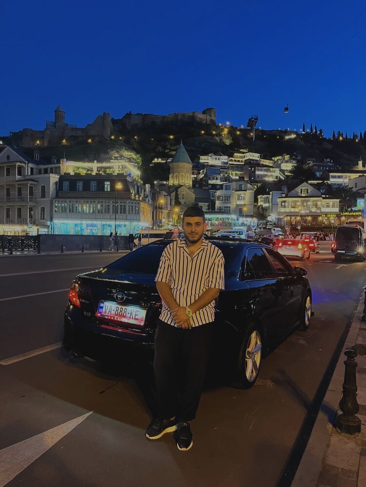  44285026  Vake, 33 ,    