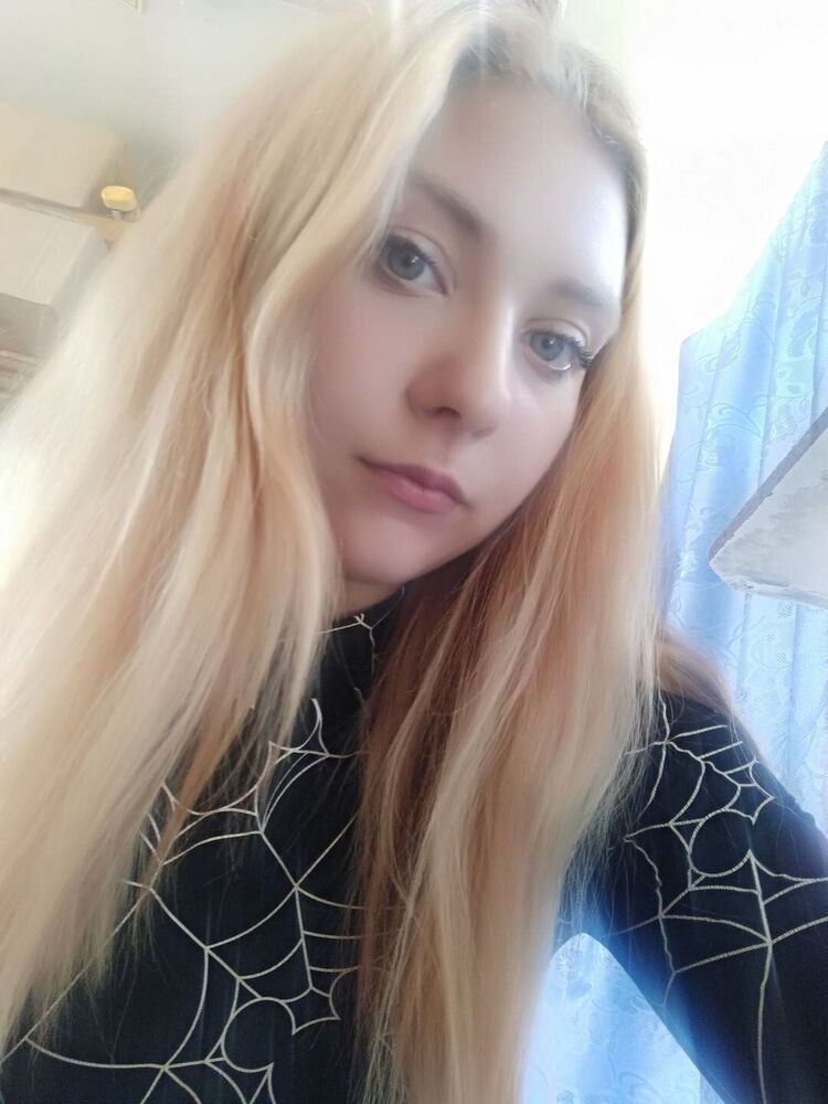  27881236  Kristina, 23 ,    