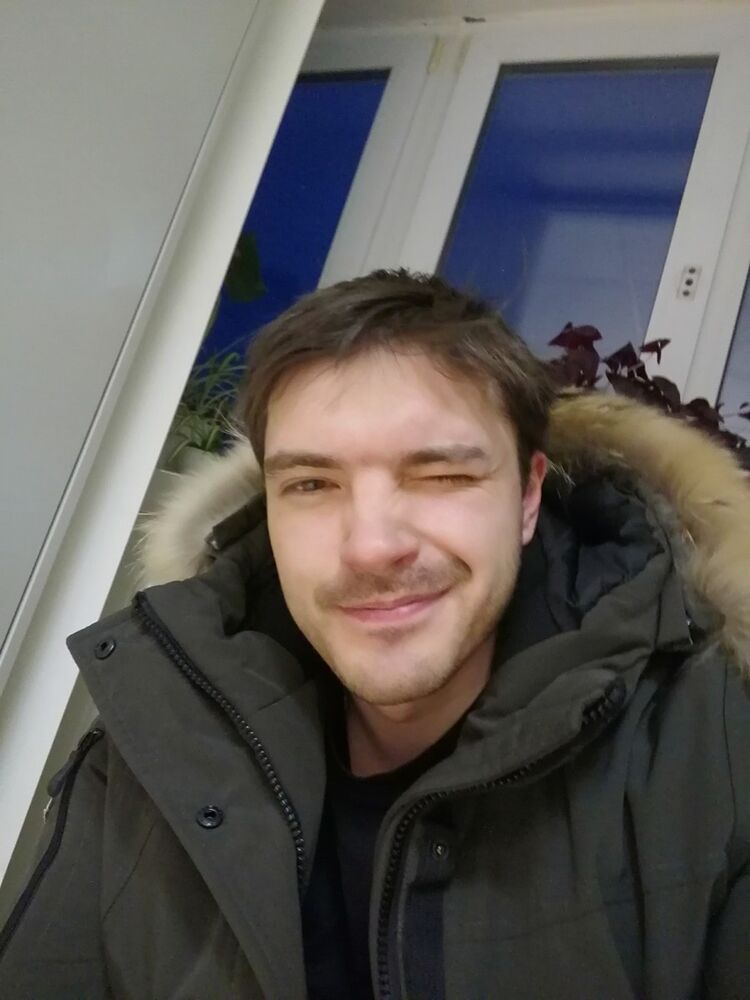  18033126  , 34 ,    