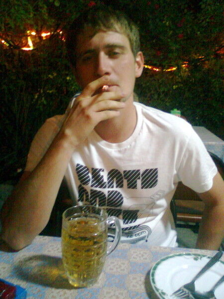  8597996  Konstantin, 39 ,    