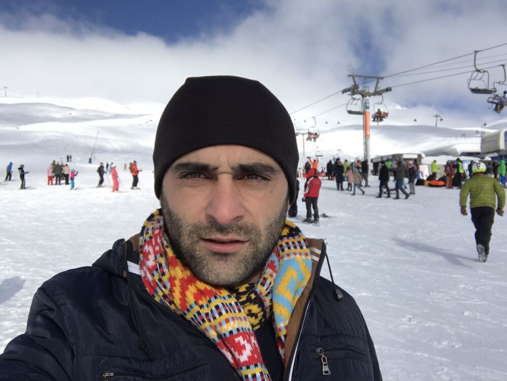  34340336  Avtandil, 33 ,    