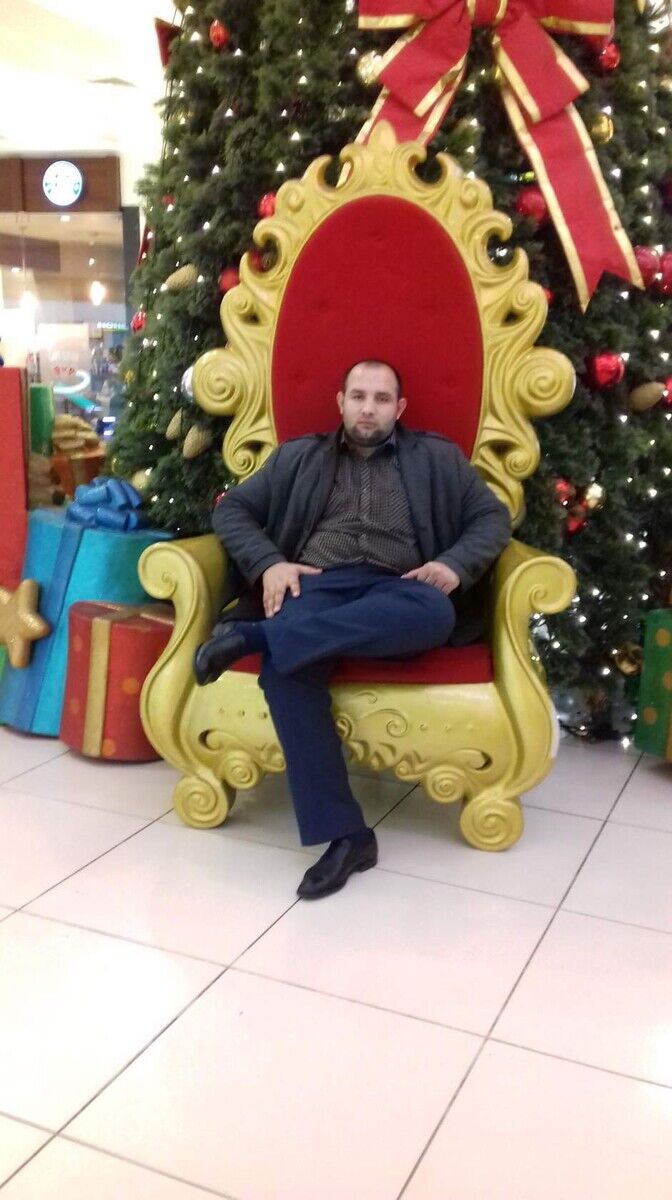  ,   Koly Titka, 32 ,   ,   , c 
