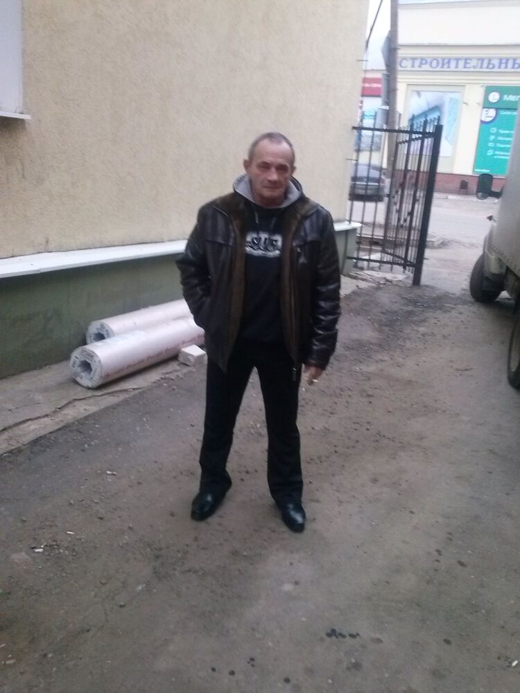  6873076  Aleksandr, 64 ,    