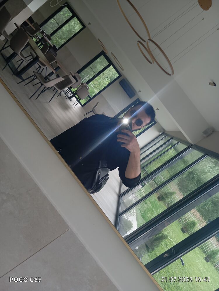  52811836  , 21 ,    