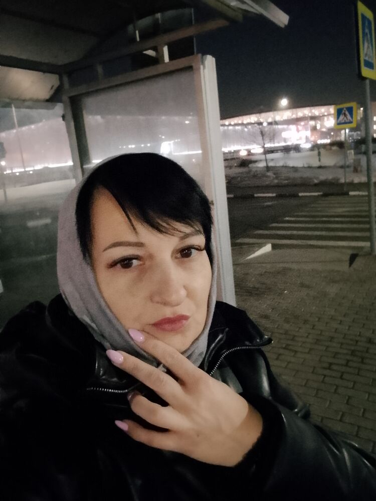  41975496  Lilia, 48 ,    