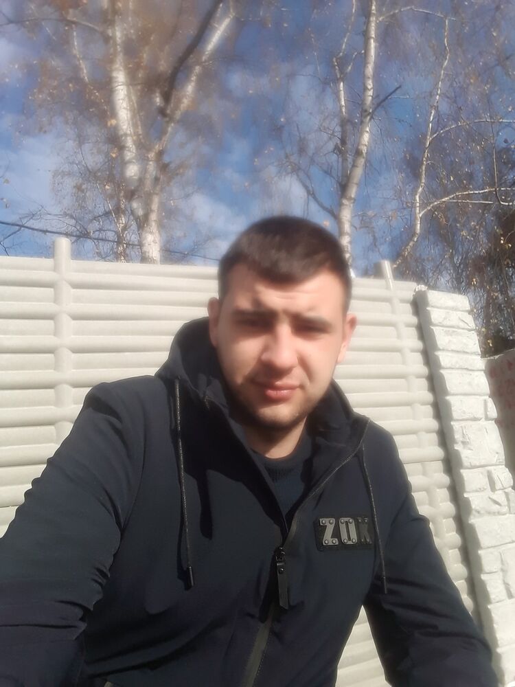 ,   Alex, 27 ,  