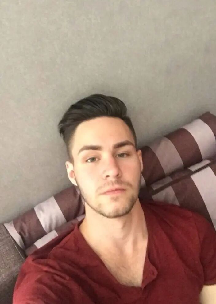  27148806  Anton, 25 ,    