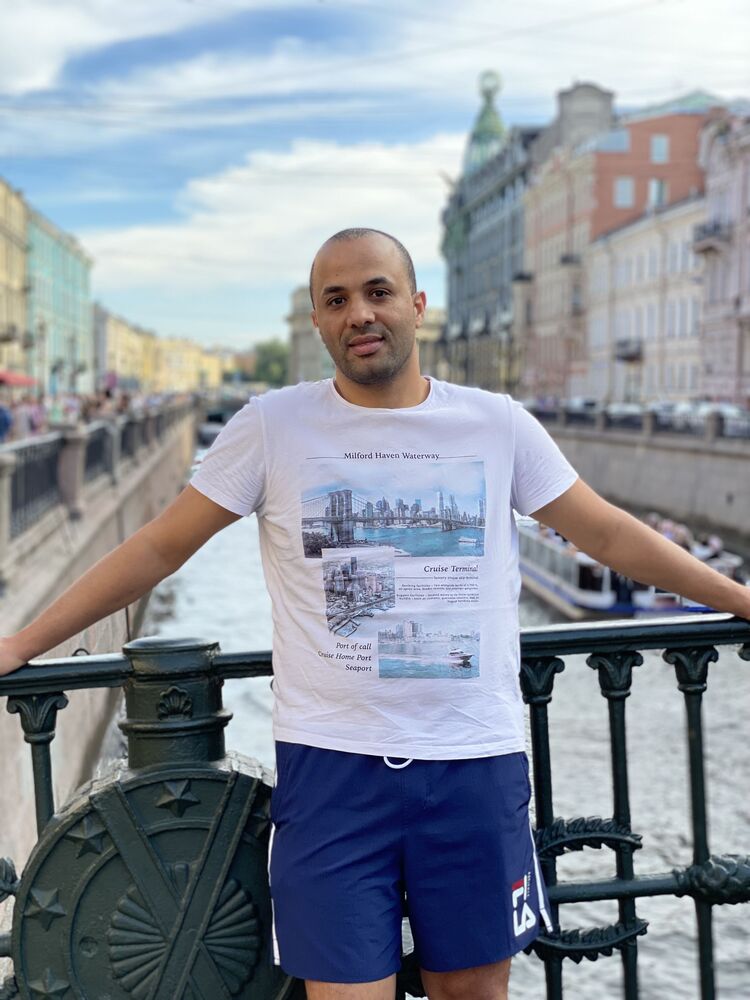  54352066  Zizo, 42 ,    