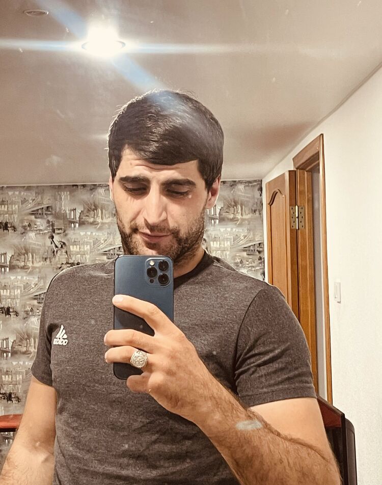  39527736  , 27 ,    