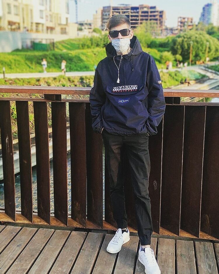  27619246  Stiv, 23 ,    