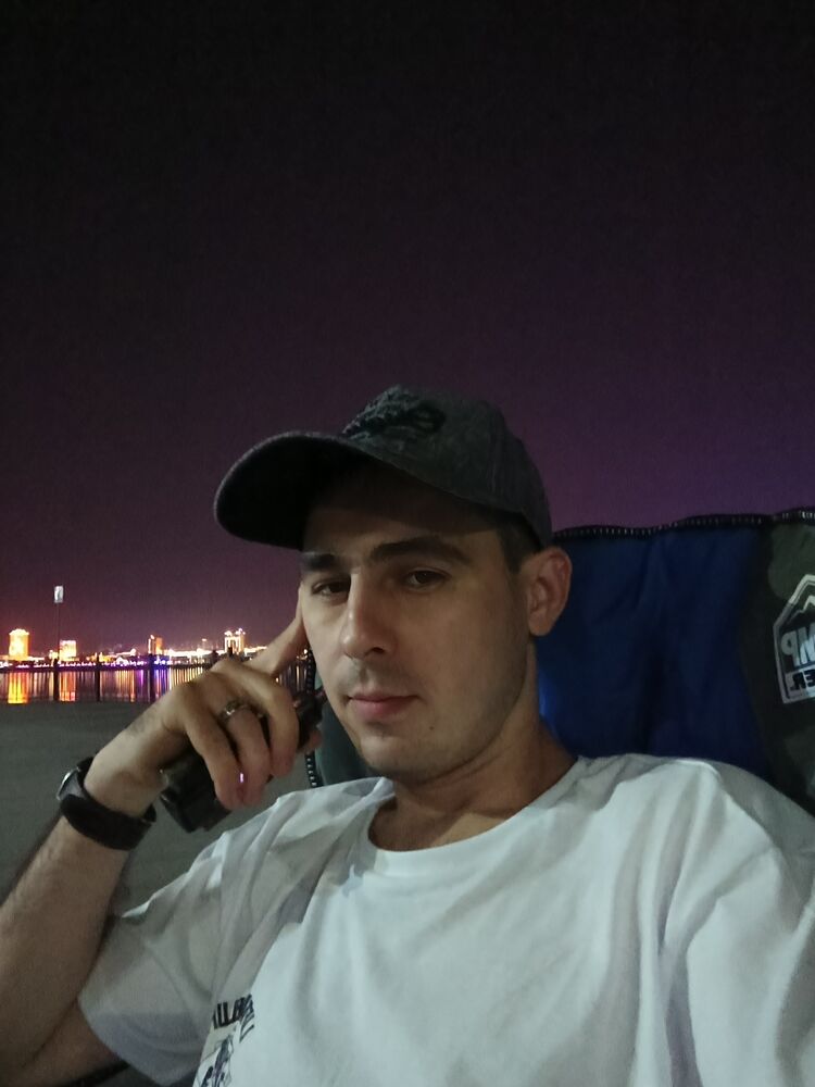  44377796  Alex, 28 ,    