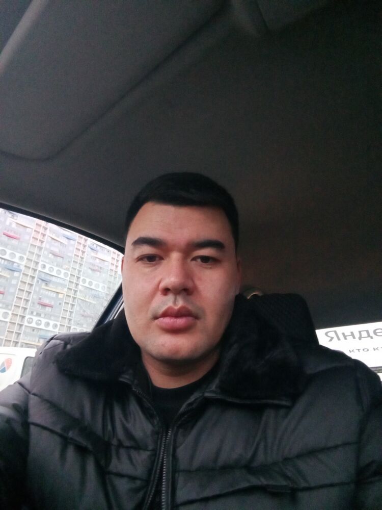  49027886  Takhir, 32 ,    