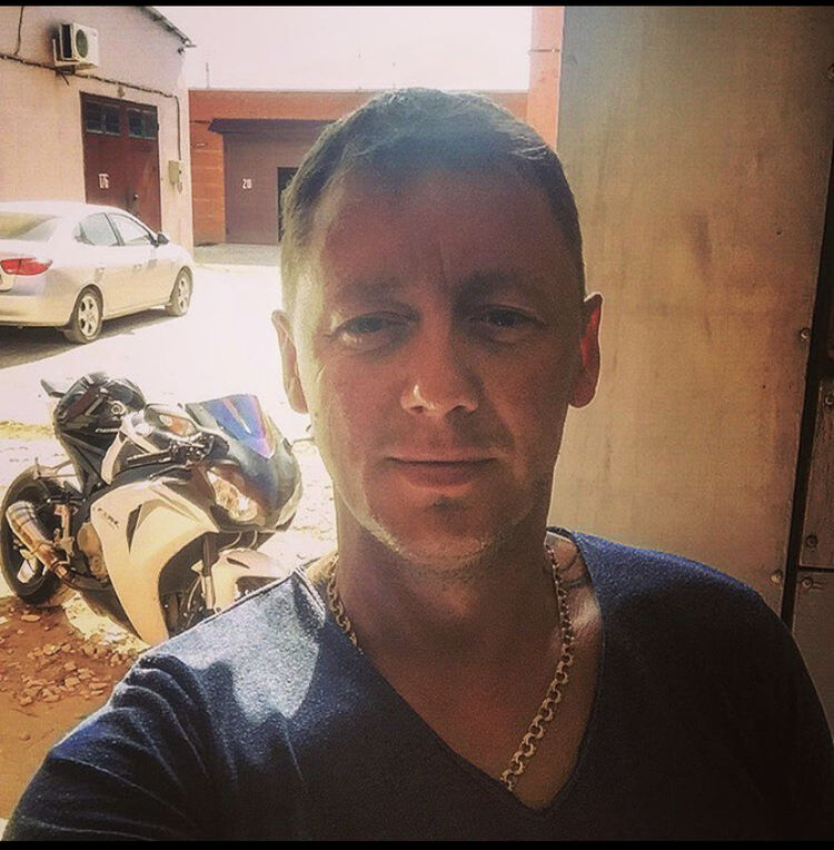  49794876  Alex, 41 ,    