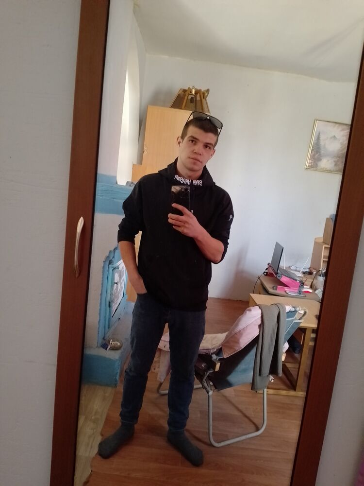  34124936  Vladimir, 22 ,    