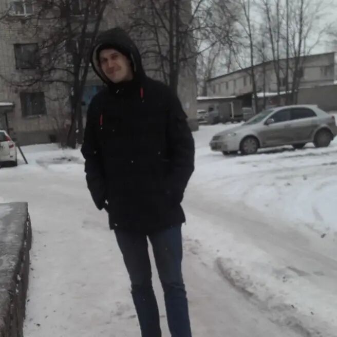  ,   Sasha, 33 ,   c 