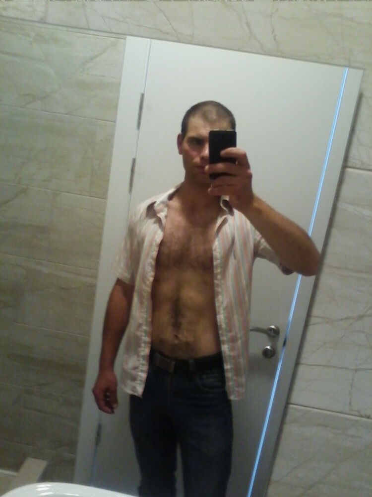 ,   Adrian, 32 ,     , c 