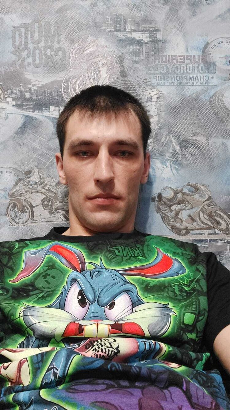  36038076  Alexander, 33 ,    