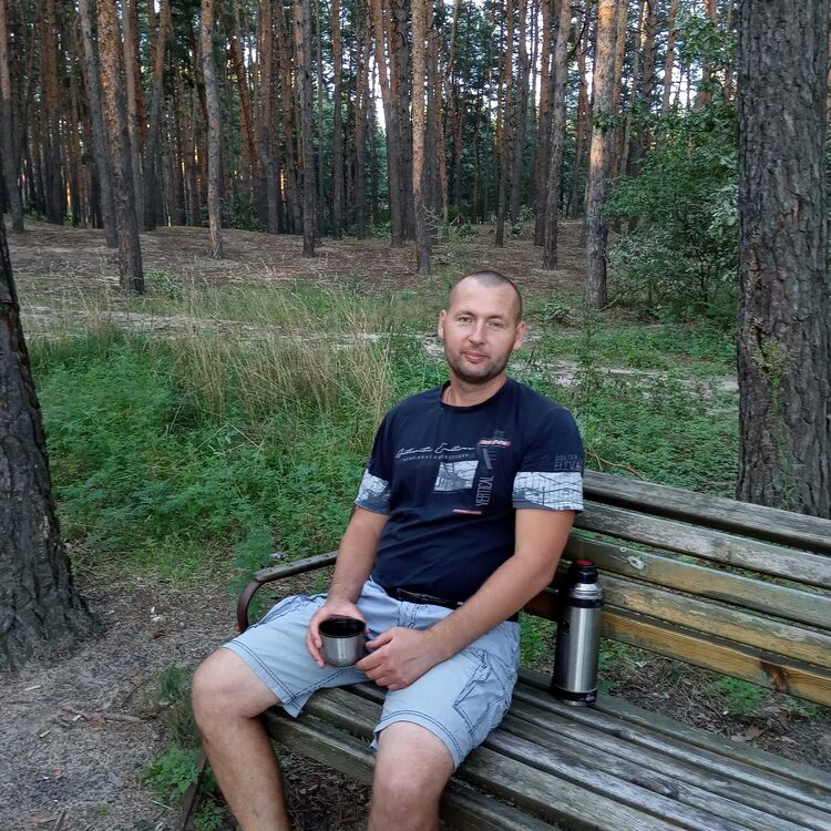  37348706  Alex, 39 ,    
