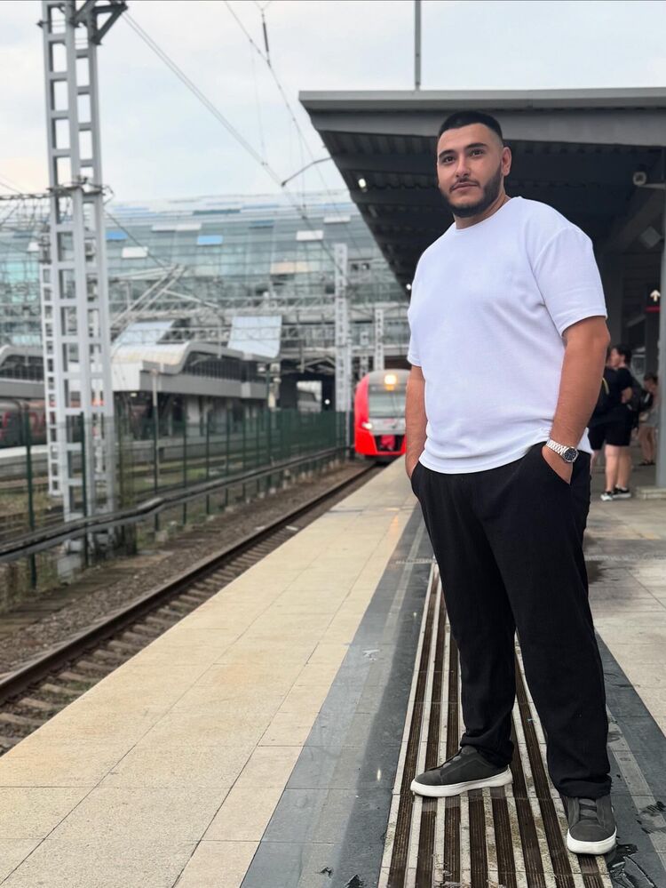  53202816  Ogannes, 22 ,    --