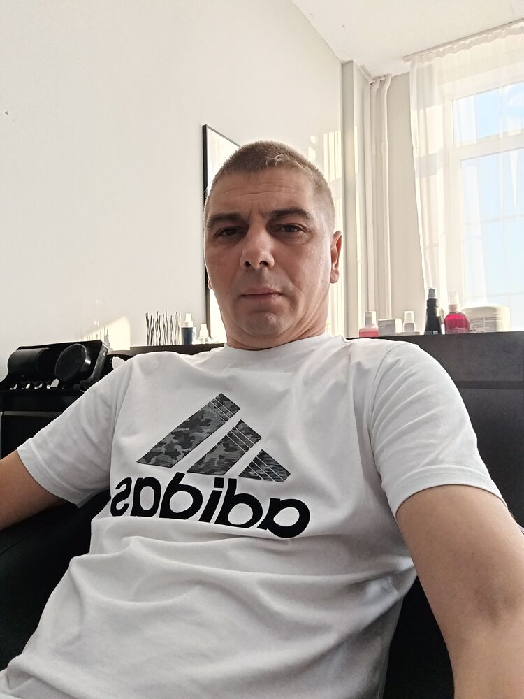  53486836  Anton, 37 ,    