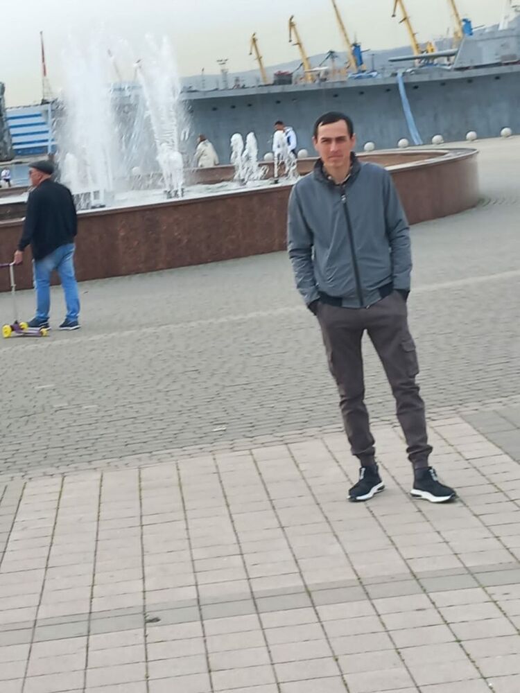   ,   Daston, 32 ,   ,   