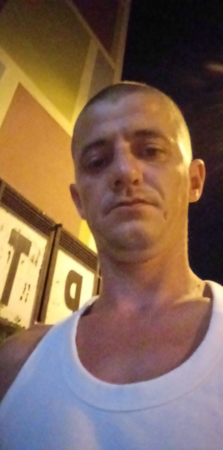  44773256  Ivan, 34 ,    