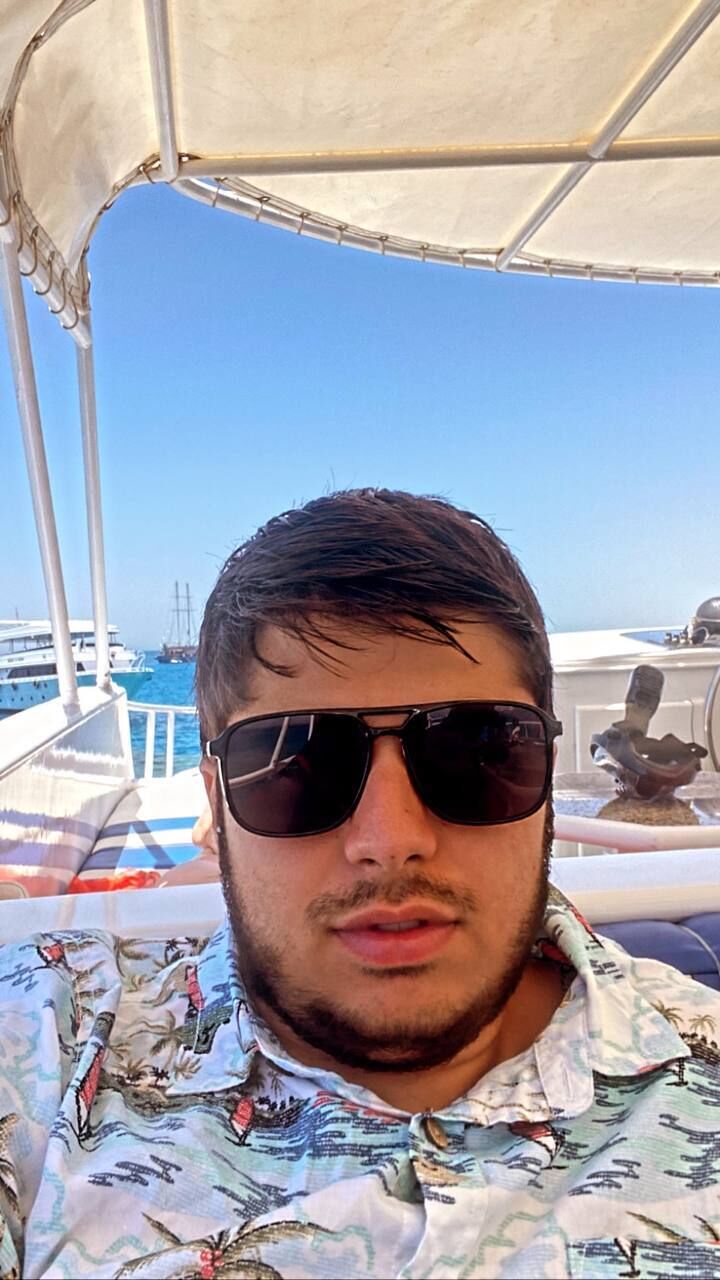  ,   Valer, 24 ,   ,   