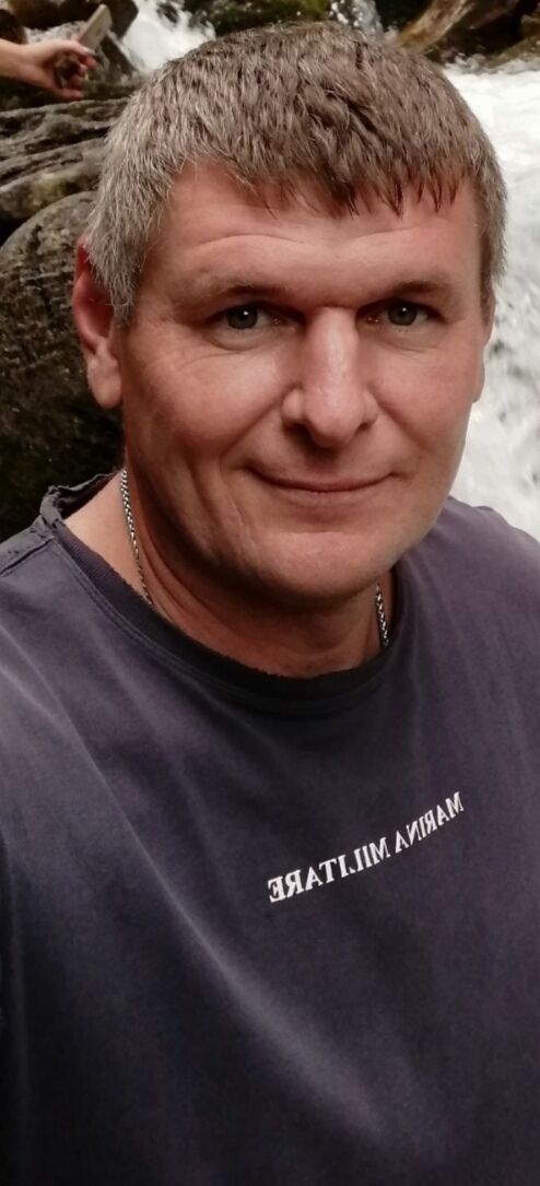  52149226  Roman, 47 ,    