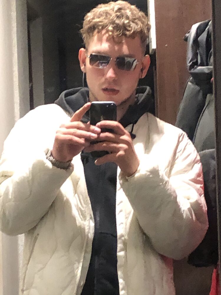  31113876  , 24 ,    