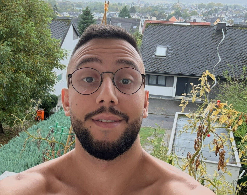  ,   Rafael, 35 ,   ,   